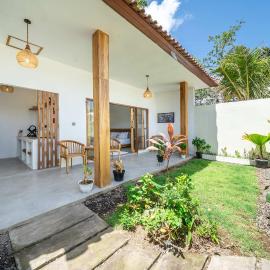 1BR Villa Private Garden Near Savaya - Uluwatu KU1, hotelli kohteessa Balian