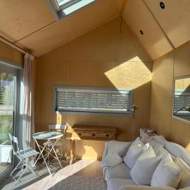 Beautiful French-Designed Tiny Home-Te Mata Peak Views