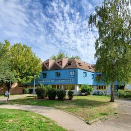 Auberge de Jeunesse HI Strasbourg 2 Rives، فندق في ستراسبورغ