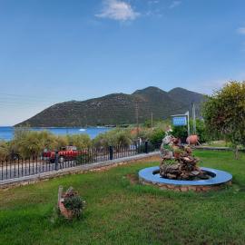 Studios Zaritsi, Hotel in Tiros