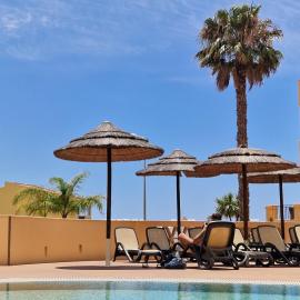Estréla da Luz CasaValerie studio with gym and indoor pool, hotel in Luz
