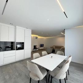Apartment in Klina, hotel in Zajmovo