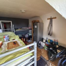 ein Platz im Etagenbett im Durchgang in Schalke Nähe Arena, hotel u gradu Gelzenkirhen