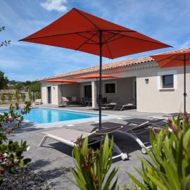 Villa Floria Neuve avec Piscine Privée Chauffée en Sud Ardèche