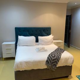 Nala Guest House، فندق في Parklands