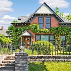 Rare Downtown Carriage House - Walk to US Bank & Convention Center, Hotel in Minneapolis