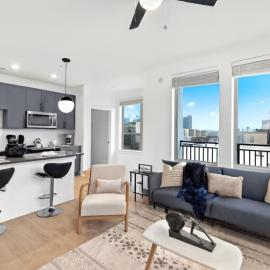 Upscale 2BR Near Regions Field n Park