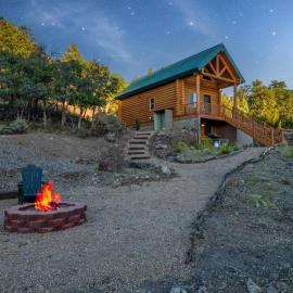 National Parks - Cowboy Hot tub and UFO Sightings, hotel in Alton