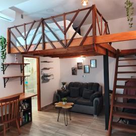 Hospedaje Oasis Blue Laureles Medellín، فندق في ميديلين