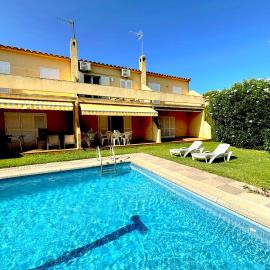 Ca L'Anxoveta - casa amb piscina a prop de la platja a l'escala