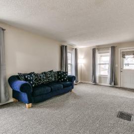 Cozy House Near Iowa State Fairgrounds!, hotel v mestu Des Moines