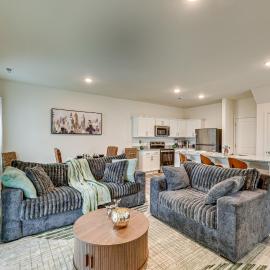 Screened Patio: Townhome 3 Mi to Dtwn Wilson!, hotel u gradu 'Wilson'