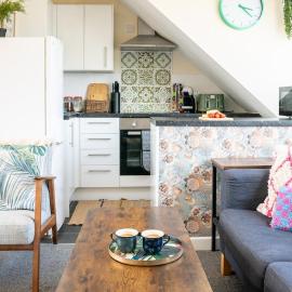 #10 Cozy Studio- Near NEC & BHX - Sleeps 2 - " Perfect for Business Traveler and Couples - Free Parking"