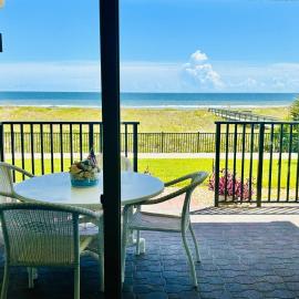 The Seahorse, a 2bed beach paradise in Fernandina Beach, swimming pool!