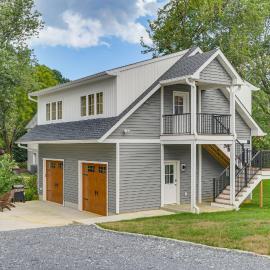 1 Block to USNA Stadium: Modern Annapolis Home!、アナポリスのホテル