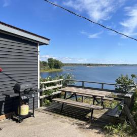 2-bedroom Waterfront Cottage in Georgian Bay - Rockwood #7, hotel v destinácii Dillon