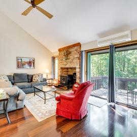 Near Skiing & Hiking! North Conway Gem w/ Balcony
