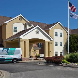 Homewood Suites by Hilton Kansas City Airport, khách sạn ở Kansas City