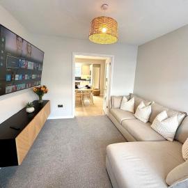 Modern 2 Bed Home in Coventry with EV charger
