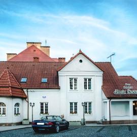 Dom Goscinny Bialy Dworek, hotel a Człuchów