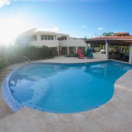Bella Noni B&B, hotel i Aguadilla