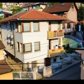 Exotic Nature Hostel, hotel di Sarajevo