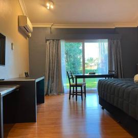 Airlie House Motor Inn, hotel em Scone