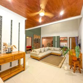 Rumah Tetangga Jogja - 4BR Villa Near Keraton