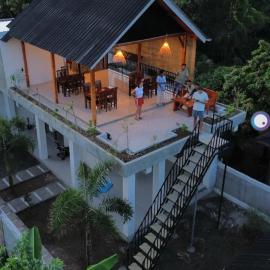 Harmony hill senaru, hotel en Bayan