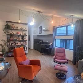 Suite 60m2 au calme à Montélimar parking privé à 2 pas du centre ville, hotel in Montélimar