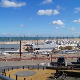Seaview 2-bedroom Apartment Goldeneye with Private Garage in Duinbergen