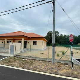 Homestay Farish Pantai Lagenda, hotel em Pekan