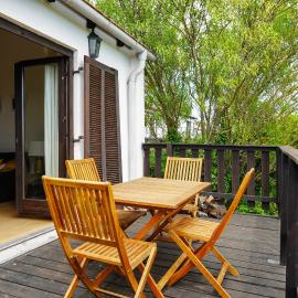 Sunset View Weekend house with lake view, balcony, garden, parking, hotel a Breitenbrunn