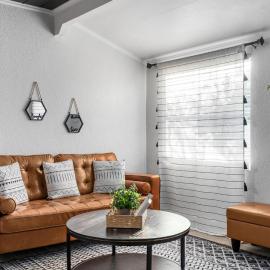 MODERN - Mins to Beach - Walk to Downtown - Free parking
