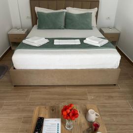 Lexhulo Room's, hotel in Domje