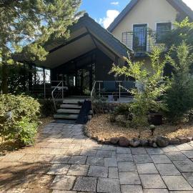 Ferienhaus-Natur-Elbblick-Vollausstattung، فندق في ماغدبورغ