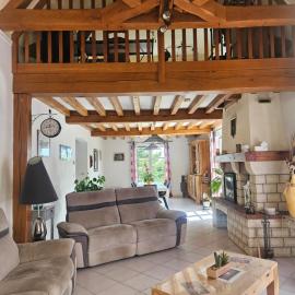 Charmante maison de campagne, hotel a Champlost