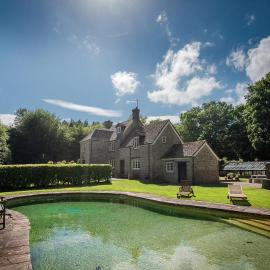 Danby Lodge, hotel in Lydney