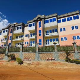 Primeshare Luxury Apartments with Swimming Pool, Reliable Wi-Fi & Air Conditioning
