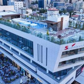 Swisstouches Hotel Amman, hotel en Amán
