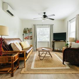 Sunny Retreat in Flamingo Suite!