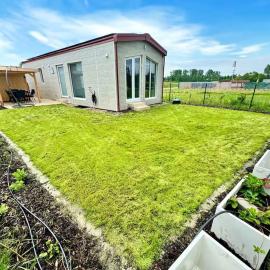 Ferienhaus am Badesee mit Garten