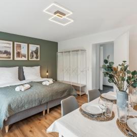 Modernes 6-Betten-Apartment mit Balkon und Parkplatz - zentrale Lage, hotel v destinácii Aalen