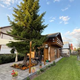 Domek pod świerkiem, hotel in Tereszpol Zaorenda
