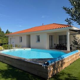Belle Maison MALOU climatisée calme, piscine, jacuzzi 3km plage Labenne Capbreton, hotel en Labenne