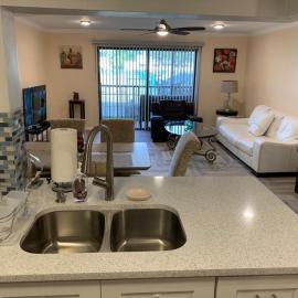 Fully furnished Condo, hotel in Deerfield Beach