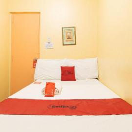 RedDoorz near SM Batangas City，八打雁的飯店