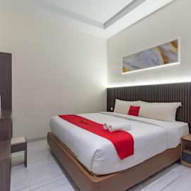 RedDoorz Plus Near SP Plaza Batu Aji Batam, hotel u gradu 'Sekupang'