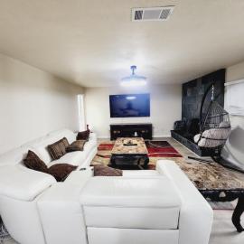 Complete Home with everything, hotel in The Colony