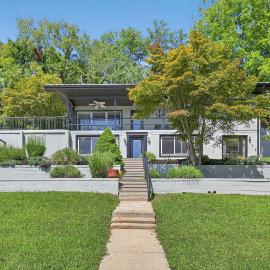 Lakefront Getaway with Private Dock & Scenic Views home, хотел в Кингспорт